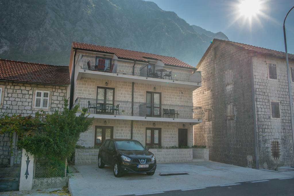 Apartments Marija Risan Luaran gambar
