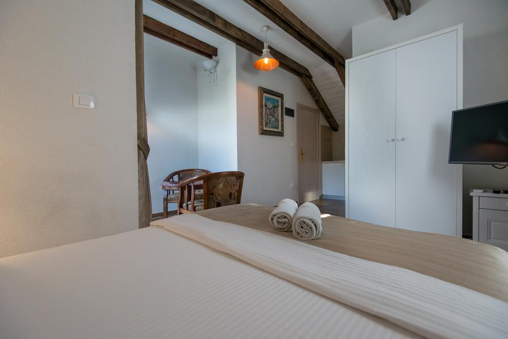 Apartments Marija Risan Luaran gambar